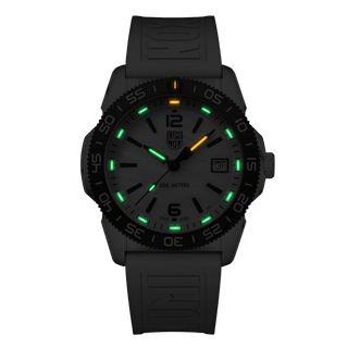 Pacific Diver, 39 mm, Taucheruhr, 3128M, Nachtansicht mit grünen und orangenen Leuchtröhren