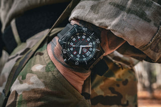 Luminox lanciert neues Navy SEAL 4230 Modell mit ikonischem Design
