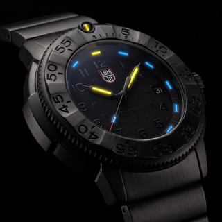 Navy SEAL Foundation, 43 mm, Military Watch - 3228.NSF	,Night view with green and orange light tubes