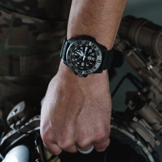 MIL-SPEC inspiriert, 46 mm, Militäruhr, 3351.SET, Getragene Uhr