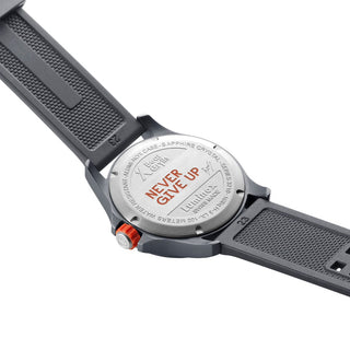 Bear Grylls Survival Land, 43 mm, Outdoor Abenteuer Uhr - 3716	, Gehäuseboden