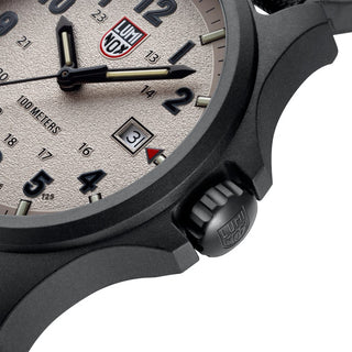 Atacama Field, 43 mm, Abenteuer Uhr - 1971.SET	, Detailansicht Ziffernblatt und Krone