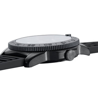 Pacific Diver, 44 mm, Taucheruhr - 3123.B	, Seitenansicht mit Krone und Armband