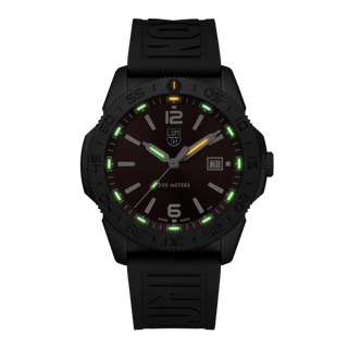 Pacific Diver, 44 mm, Taucheruhr - 3135.B	, Nachtansicht mit grünen und orangenen Leuchtröhren