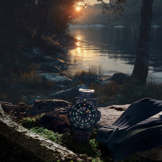 Navy SEAL, 45 mm, Militäruhr / Taucheruhr  - 3510	, UV Shot mit grünen und orangenen Leuchtröhren