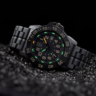 Navy SEAL, 45 mm, Militäruhr / Taucheruhr  - 3510	, UV Shot mit grünen und orangenen Leuchtröhren