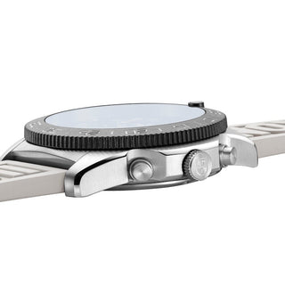 Pacific Diver Chronograph, 44 mm, Diver Watch - 3141, Seitenansicht mit Krone und Kautschuk Armband