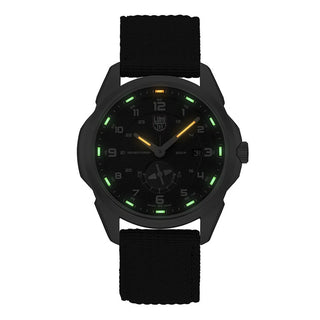 Atacama Adventurer Field, 42 mm, Abenteuer Uhr - 1761, Nachtansicht mit Leuchtröhren